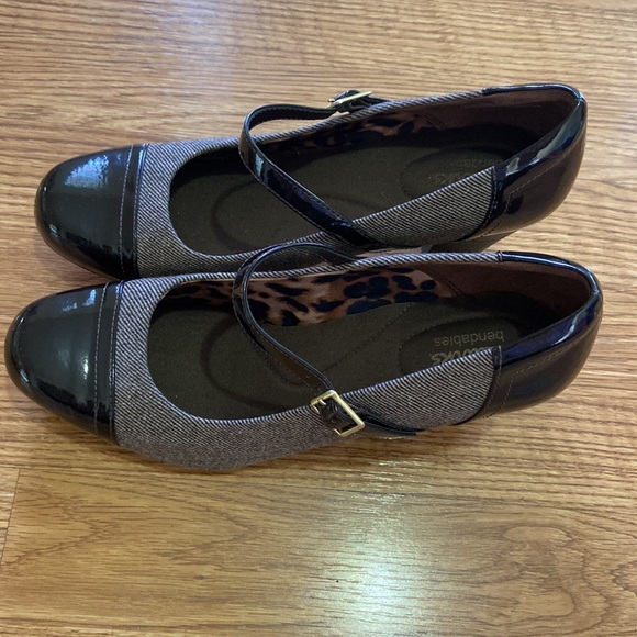 Clarks Brown animal print  3" heels,Size 10M - Picture 9 of 11